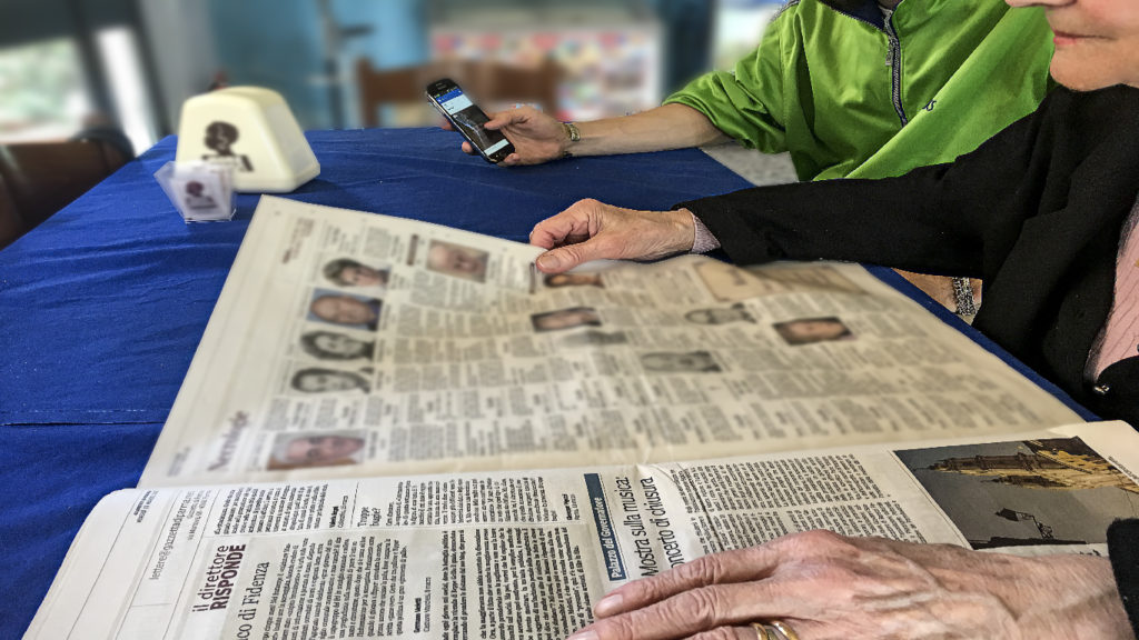 Giornale e cellulare