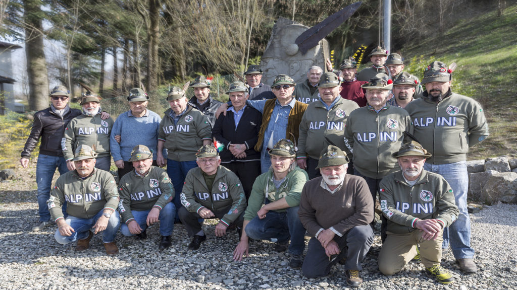 foto gruppo ALPINI
