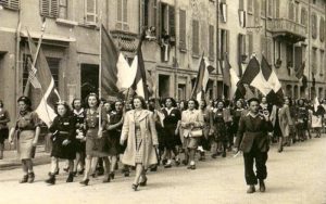 sfilata-donne-resistenza-Istoreco-RE