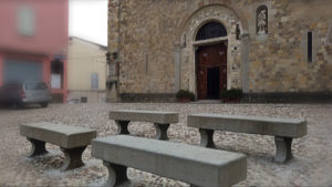 Panchine sagrato chiesa copia