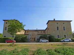 9013-Corte_dei_Torrioni