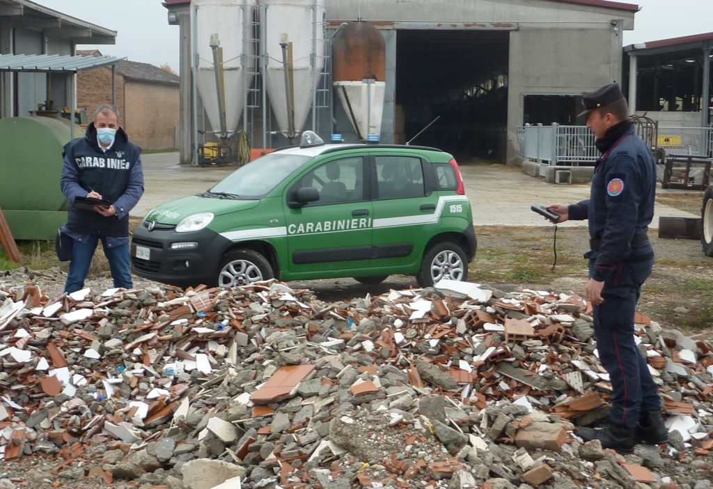 rifiuti demolizioni Carabinieri forestali