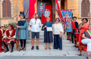 ASSOCIAZIONE SAN FRANCESCO IN MEMORIA DI ANNA TANZI - RITIRA PREMIO LILIANA FERRARI -BENEMERENZA CIVICA-1